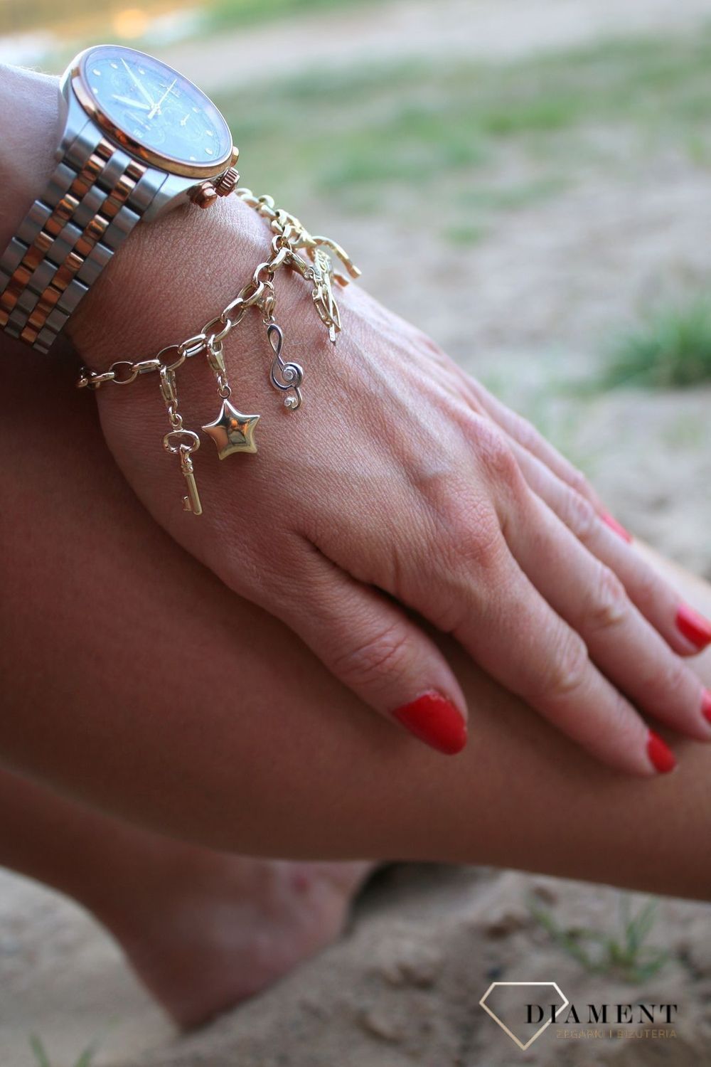 Złota zawieszka charms na bransoletkę 333 grawerowana gwiazdka.jpg